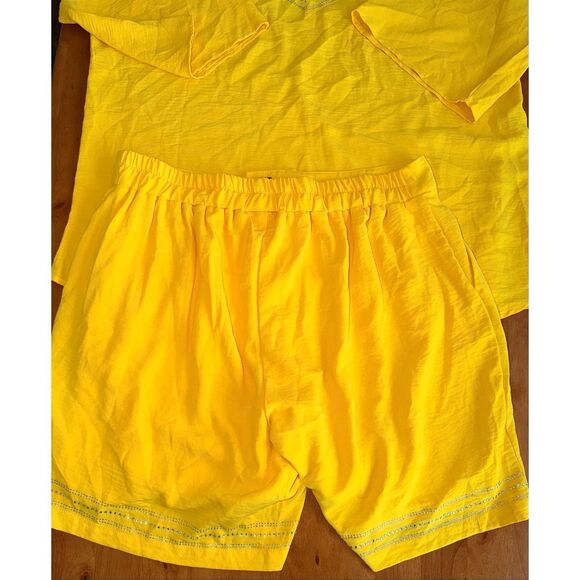 ASHLEY STEWART - Women's Yellow Shirt & Shorts Set Size Top 10/12 Shorts 14/16 - Picture 7 of 12